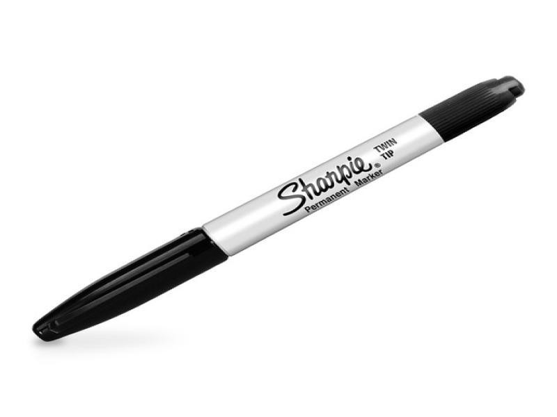 MARCADOR PERM. DELG. PLAST. SHARPIE TWIN D.PTA.NGO.BL.C136