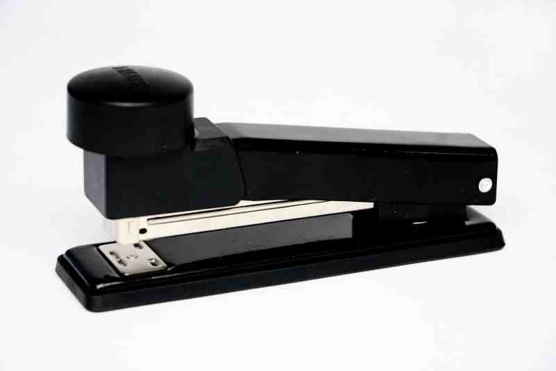 ENGRAPADORA TIRA COMP. DE GOLPE PILOT GM270 METAL NGO C36