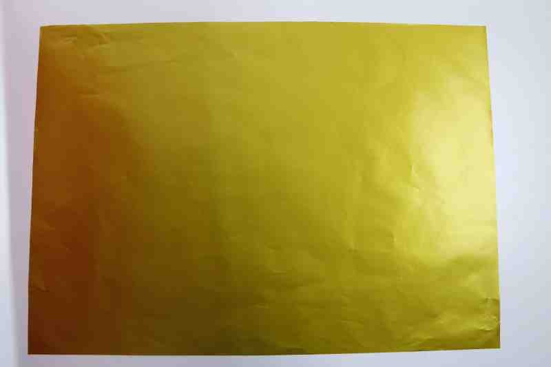 PAPEL MET. 53X70CM. ORO E.10 C.100
